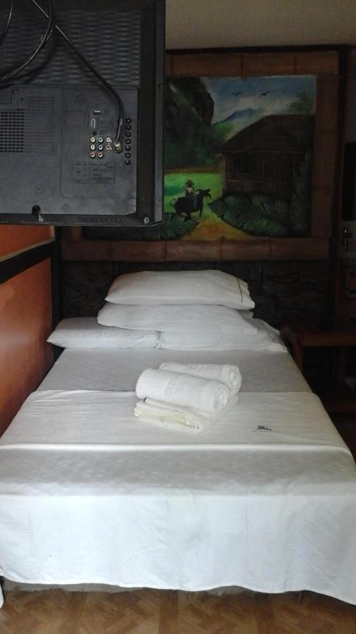 Larmar Bed And Breakfast بويرتو برينسيسا الغرفة الصورة